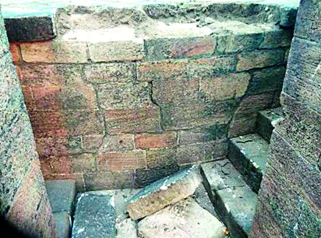 Destruction of Gondalin fort | गोंडकालिन किल्ल्याची नासधूस