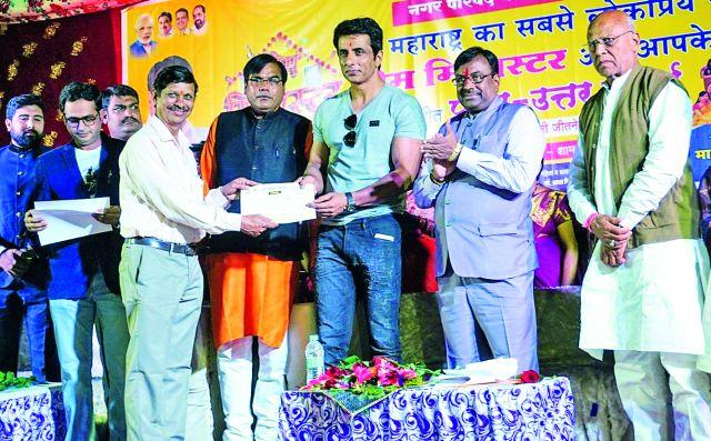 The leader of the Mungantiwar like Punjab | मुनगंटीवारांसारखा नेता पंजाबला हवा The leader of the Mungantiwar like Punjab | मुनगंटीवारांसारखा नेता पंजाबला हवा