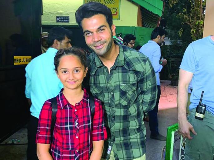 Theater Day Special: Akola's littele Girl Glitter In Bollywood | रंगभूमी दिन विशेष: अकोल्याच्या समृद्धीची बॉलीवूडमध्ये झेप!