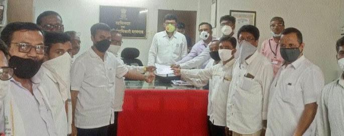 Agriculture Minister orders to eliminate shortage of fertilizers | खतांची टंचाई दूर करण्याचे कृषीमंत्र्यांनी दिले आदेश Agriculture Minister orders to eliminate shortage of fertilizers | खतांची टंचाई दूर करण्याचे कृषीमंत्र्यांनी दिले आदेश