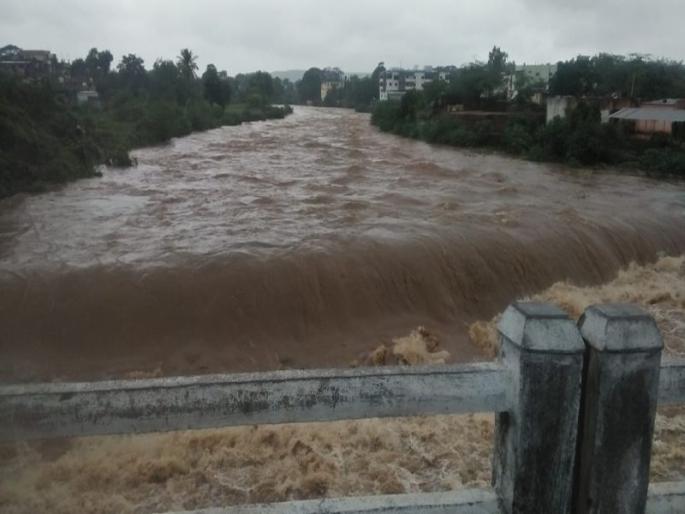 Dhule district floods rivers, along rivers of evil | धुळे जिल्ह्यात पांझरा, बुराई नद्यांसह नाल्यांना मोठा पूर Dhule district floods rivers, along rivers of evil | धुळे जिल्ह्यात पांझरा, बुराई नद्यांसह नाल्यांना मोठा पूर