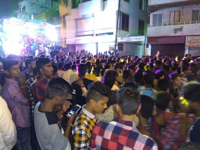 702 Ganesh idols immerse yourself in Kolhapur night | कोल्हापुरात रात्रीपर्यंत ७0२ गणेश मूर्तींचे विसर्जन 702 Ganesh idols immerse yourself in Kolhapur night | कोल्हापुरात रात्रीपर्यंत ७0२ गणेश मूर्तींचे विसर्जन