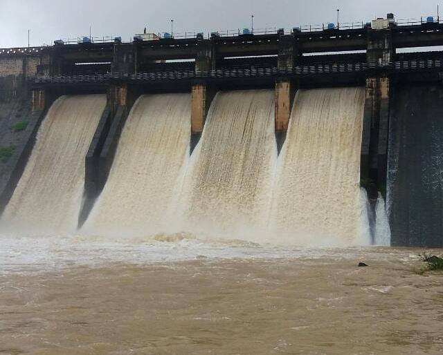 Significant increase in stocks of heavy rain dams in Dindori taluka | दिंडोरी तालुक्यात जोरदार पाऊस धरणांच्या साठ्यात लक्षणीय वाढ