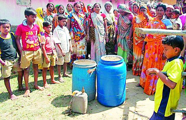 Moha sadva and liquor seized | मोहा सडवा व दारू जप्त Moha sadva and liquor seized | मोहा सडवा व दारू जप्त