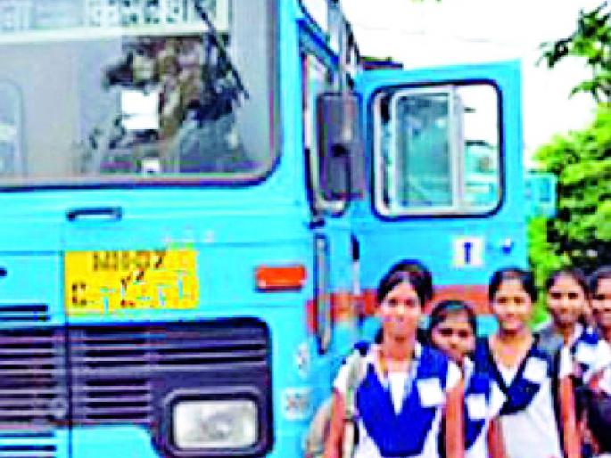 9 1 buses serve the girl students in the district | ९१ बसेस जिल्ह्यातील विद्यार्थिनींच्या सेवेत 9 1 buses serve the girl students in the district | ९१ बसेस जिल्ह्यातील विद्यार्थिनींच्या सेवेत