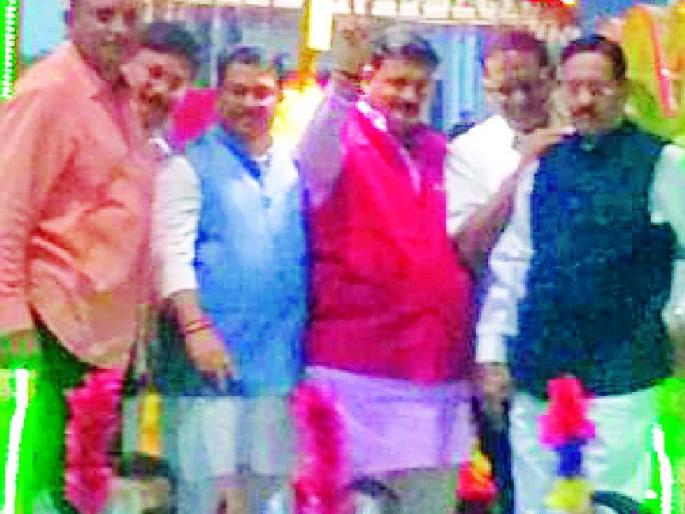 Wadattevar and Dhanorkar strongly welcome | वडेट्टीवार व धानोरकरांचे जोरदार स्वागत