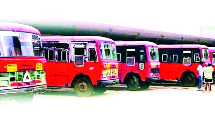 The strike by ST workers has made it difficult for 'their' Mahera | एसटी कर्मचाऱ्यांच्या संपाने ‘त्यांच्या’ माहेराची वाट बिकट