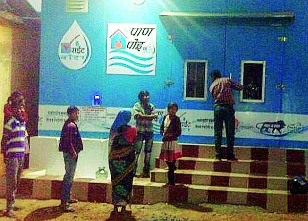 Unit to take fluoridized water to eight villages | फ्लोराईडमुक्त पाण्यासाठी आठ गावांत लागणार युनिट