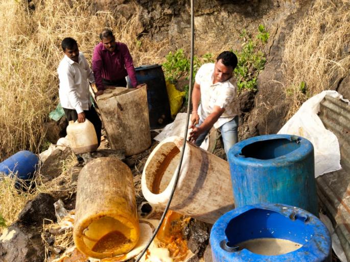 Impressions on drunken liquor bases | गावठी दारू अड्ड्यांवर छापे Impressions on drunken liquor bases | गावठी दारू अड्ड्यांवर छापे