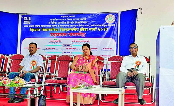 Involve students' dormant qualities from the competition | स्पर्धेतून विद्यार्थ्यांच्या सुप्त गुणांना चालना