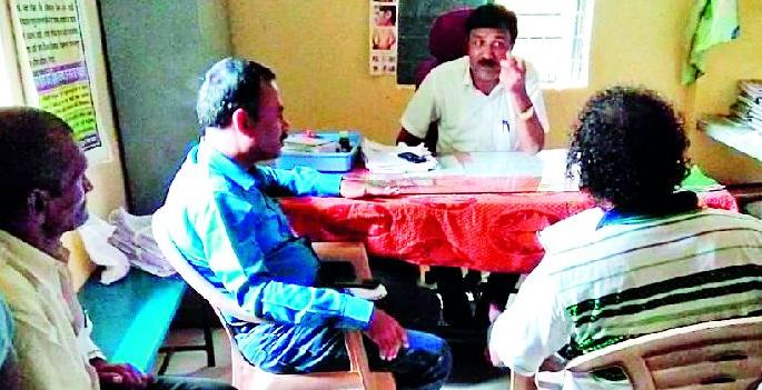 Going straight to the village, solve the problems | थेट गावात जाऊन समस्यांचे निराकरण Going straight to the village, solve the problems | थेट गावात जाऊन समस्यांचे निराकरण