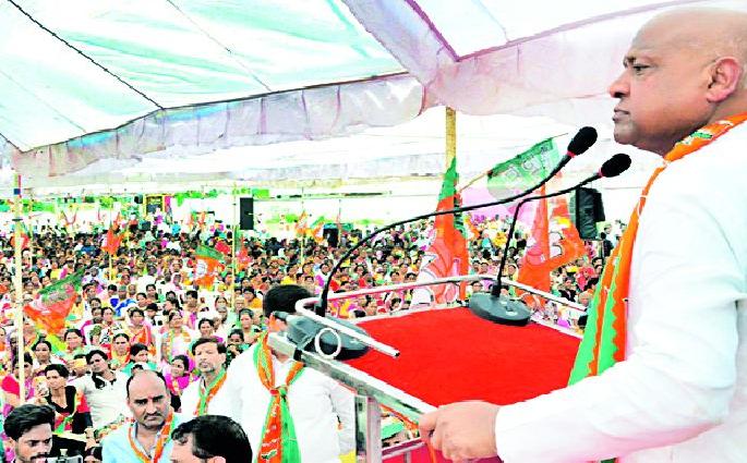 Maharashtra Election 2019 ; Due to Narendra Modi, the country's identity in the world | Maharashtra Election 2019 ; नरेंद्र मोदी यांच्यामुळेच जगात देशाची ओळख Maharashtra Election 2019 ; Due to Narendra Modi, the country's identity in the world | Maharashtra Election 2019 ; नरेंद्र मोदी यांच्यामुळेच जगात देशाची ओळख