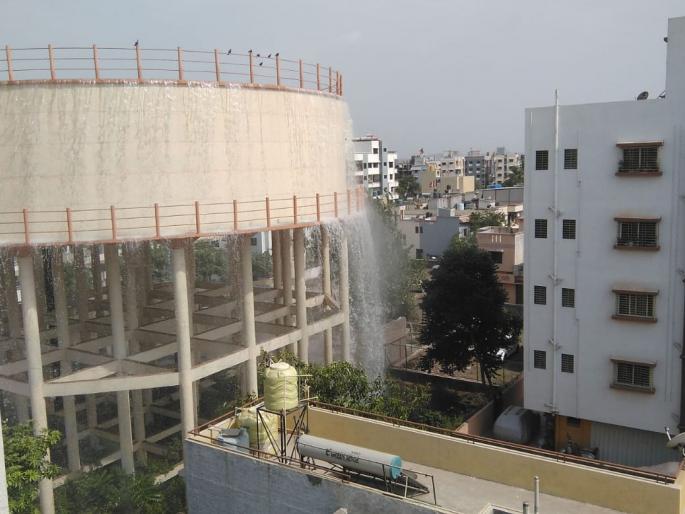 Overflow water wasted by millions of liters of water | ओव्हरफ्लो जलकुंभातून लाखो लिटर पाणी वाया Overflow water wasted by millions of liters of water | ओव्हरफ्लो जलकुंभातून लाखो लिटर पाणी वाया