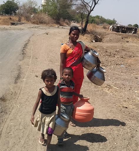 The intensity of scarcity increased in the Bharur taluka | परतूर तालुक्यात टंचाईची तीव्रता वाढली The intensity of scarcity increased in the Bharur taluka | परतूर तालुक्यात टंचाईची तीव्रता वाढली