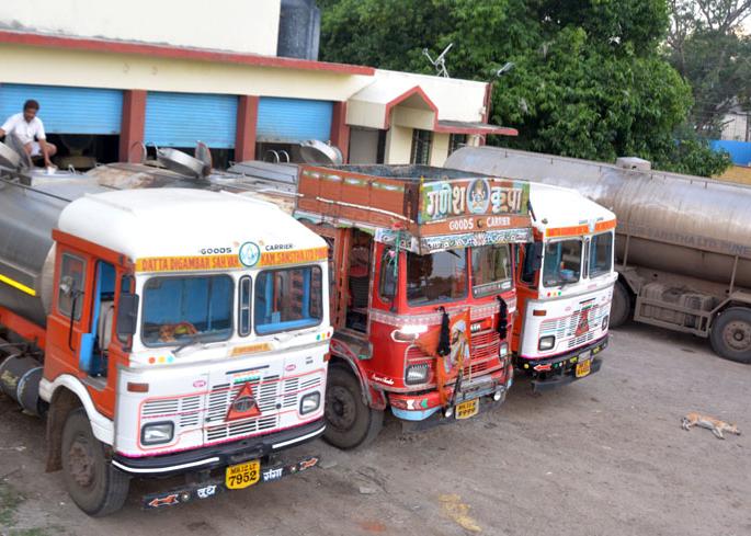 Flood of milk | दुधाचा महापूर.. Flood of milk | दुधाचा महापूर..