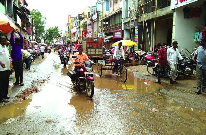 7 crores spent over work of 70 lakhs in Khamgaon | ७० लाखांच्या कामावर सात कोटींची उधळपट्टी!  7 crores spent over work of 70 lakhs in Khamgaon | ७० लाखांच्या कामावर सात कोटींची उधळपट्टी!