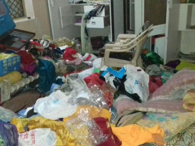 Burglar at two places in Kusumbi, two lacs with two-wheeler lump | कुसुंब्यात दोन ठिकाणी घरफोडी, दुचाकीसह अडीच लाखाचा ऐवज लंपास Burglar at two places in Kusumbi, two lacs with two-wheeler lump | कुसुंब्यात दोन ठिकाणी घरफोडी, दुचाकीसह अडीच लाखाचा ऐवज लंपास