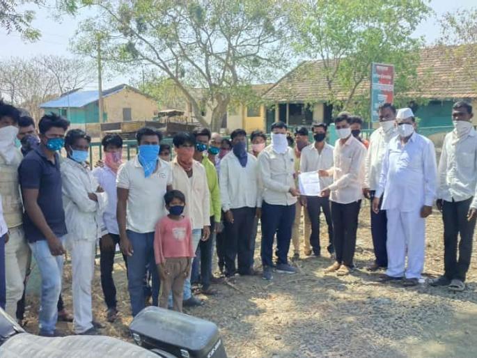 Give forest department work to locals | वनविभागातील कामे स्थानिकांना द्या