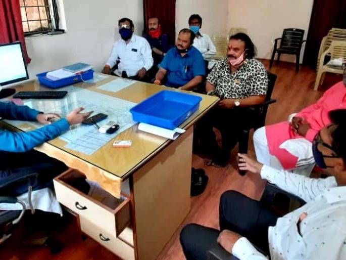 Manmad annoyed by continuous power outage | मनमाडला सतत खंडित वीजपुरवठ्यामुळे नाराजी Manmad annoyed by continuous power outage | मनमाडला सतत खंडित वीजपुरवठ्यामुळे नाराजी