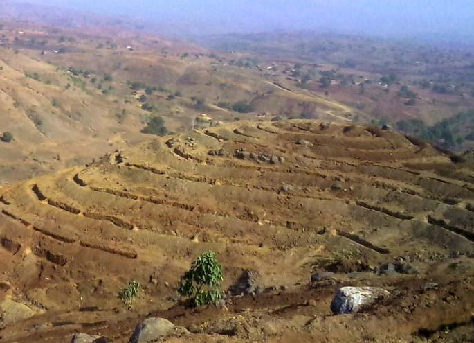 No work of water tanker Shivaara | जलयुक्त शिवाराच्या कामाची मजुरी नाही