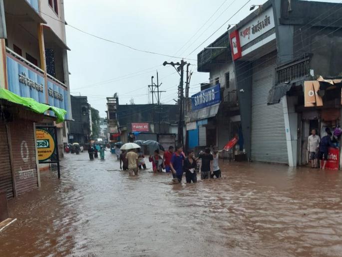 The floodwaters swelled with water | पुराच्या पाण्याने तळोदा तुंबले The floodwaters swelled with water | पुराच्या पाण्याने तळोदा तुंबले