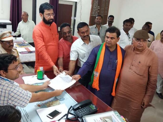 Nandurbar district has 71 candidates for 44 candidates | नंदुरबार जिल्ह्यात 44 उमेदवारांचे 71 अजर् Nandurbar district has 71 candidates for 44 candidates | नंदुरबार जिल्ह्यात 44 उमेदवारांचे 71 अजर्
