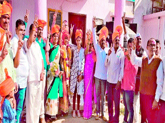 Sangal is the sarpanch of Nimgaon-Sinnar | निमगाव-सिन्नरच्या सरपंचपदी सांगळे Sangal is the sarpanch of Nimgaon-Sinnar | निमगाव-सिन्नरच्या सरपंचपदी सांगळे
