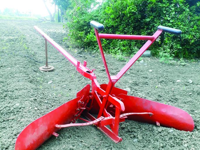 Bedding maker made ready | बेड मारणारे यंत्र केले तयार Bedding maker made ready | बेड मारणारे यंत्र केले तयार