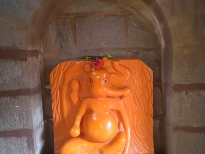 The people of Oz are benefiting from the appearance of the octagon | ओझरवासीयांना लाभतेय अष्टविनायकाचे दर्शन The people of Oz are benefiting from the appearance of the octagon | ओझरवासीयांना लाभतेय अष्टविनायकाचे दर्शन