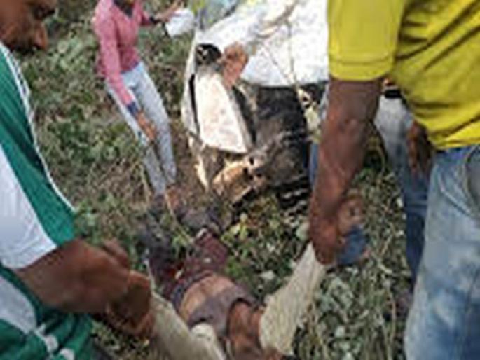 Both of them died on the spot in Jalgaon accident | जळगावात अपघातात दोघे जागीच ठार Both of them died on the spot in Jalgaon accident | जळगावात अपघातात दोघे जागीच ठार