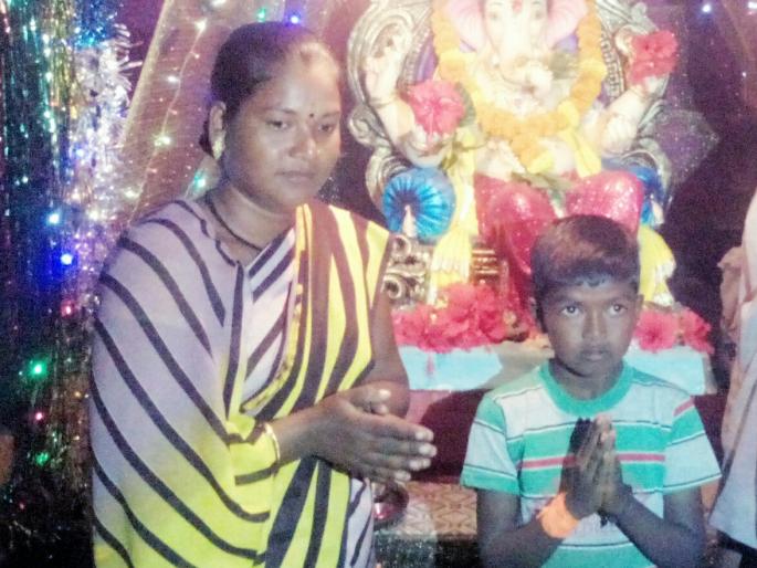 nashik,ozarkhed,mother,son,murder | ओझरखेडला मायलेकाचा गळा चिरून निर्घृण खून nashik,ozarkhed,mother,son,murder | ओझरखेडला मायलेकाचा गळा चिरून निर्घृण खून