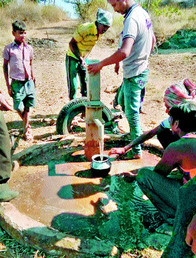Amadong paddy's thirsty! | आमडोंगरा पाड्याची भागली तहान ! Amadong paddy's thirsty! | आमडोंगरा पाड्याची भागली तहान !