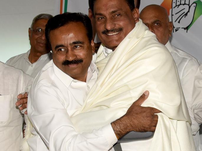 There are no seats in the party for those who hold posts | पदे अडकवून ठेवणाऱ्यांना पक्षात स्थान नाही