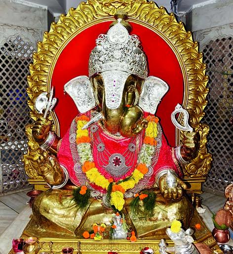 Nashik's Ganeshotsav should be an environmental festival; Principal Kishore Pawar's opinion | नाशिकचा गणेशोत्सव पर्यावरण उत्सव ठरावा; प्राचार्य किशोर पवार यांचे मत Nashik's Ganeshotsav should be an environmental festival; Principal Kishore Pawar's opinion | नाशिकचा गणेशोत्सव पर्यावरण उत्सव ठरावा; प्राचार्य किशोर पवार यांचे मत