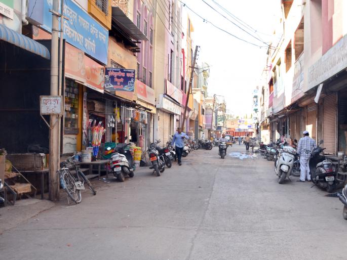 Parbhaniat Bandala composite response | परभणीत बंदला संमिश्र प्रतिसाद