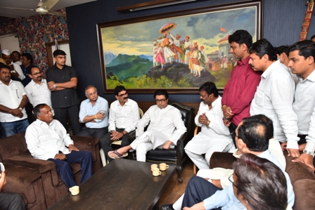 Raj Thackeray's 'silence' on Bhujbal's injustice | भुजबळांच्या अन्यायांवर राज ठाकरेेंचे ‘मौन’