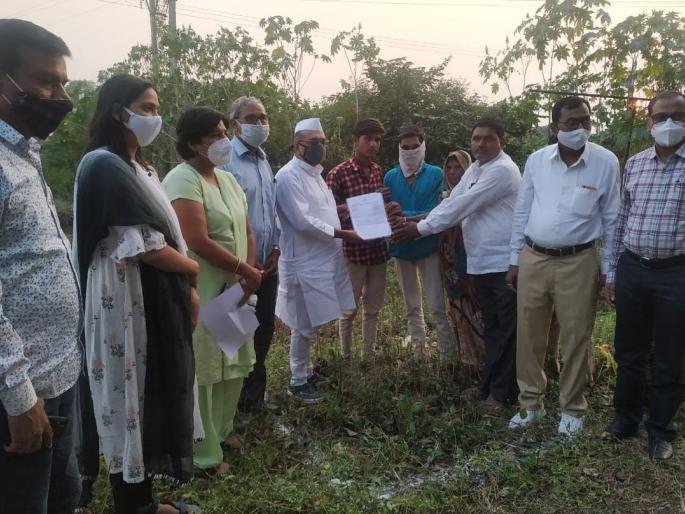 Provide plots of land to families involved in child murder | बाल हत्याकांडातील कुटुंबियांना घरकुलासाठी भूखंड प्रदान Provide plots of land to families involved in child murder | बाल हत्याकांडातील कुटुंबियांना घरकुलासाठी भूखंड प्रदान