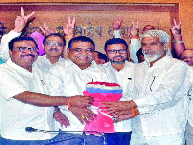 New in the year, new in stewardship; Need progress now! | वर्ष नवे, कारभारीही नवे; आता हवे प्रगतीचे कवडसे!