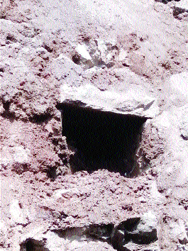 The historical subway found in excavation of grade separator | ग्रेड सेपरेटरच्या खुदाईत आढळला ऐतिहासिक भुयारी मार्ग