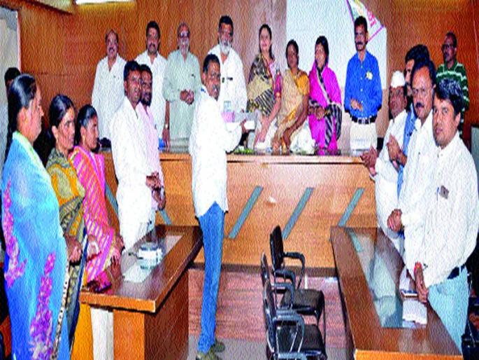 Rajabhau Waje: Distribution of Literature to Sinnar's Health Centers: Services will reach Gorgibibir in the spirit of social responsibility | सिन्नरच्या आरोग्य केंद्रांना साहित्याचे वितरण राजाभाऊ वाजे : सामाजिक दायित्वाच्या भावनेतून सेवा गोरगरिबांपर्यंत पोहचेल Rajabhau Waje: Distribution of Literature to Sinnar's Health Centers: Services will reach Gorgibibir in the spirit of social responsibility | सिन्नरच्या आरोग्य केंद्रांना साहित्याचे वितरण राजाभाऊ वाजे : सामाजिक दायित्वाच्या भावनेतून सेवा गोरगरिबांपर्यंत पोहचेल