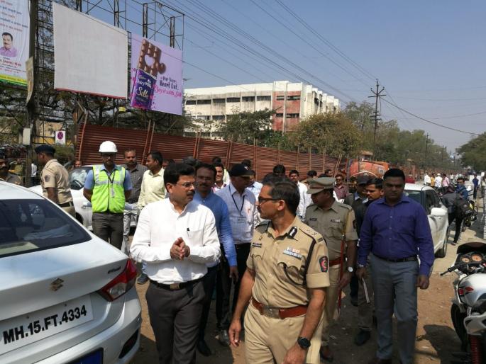 Before the contractor, the administration was very weak | ठेकेदारासमोर प्रशासन हतबल Before the contractor, the administration was very weak | ठेकेदारासमोर प्रशासन हतबल