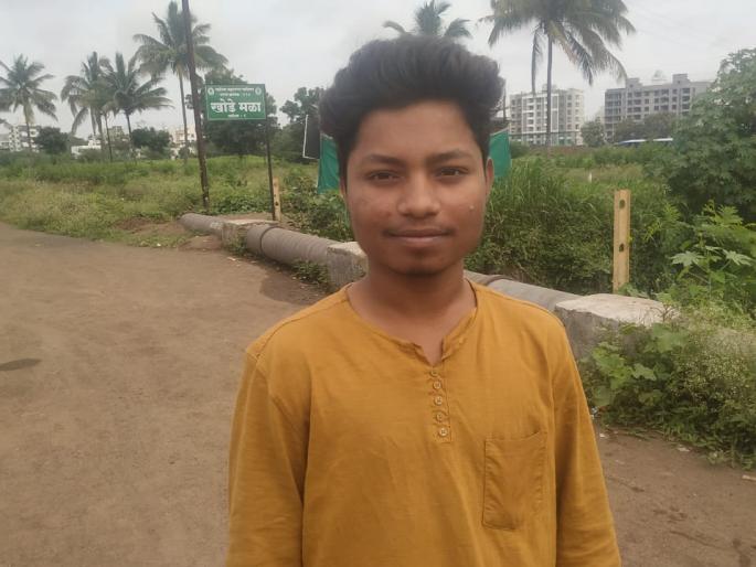 Millions of liters of water wasted due to water leakage | जलवाहिनीच्या गळतीमुळे लाखो लिटर पाण्याचा अपव्यय Millions of liters of water wasted due to water leakage | जलवाहिनीच्या गळतीमुळे लाखो लिटर पाण्याचा अपव्यय