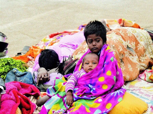 The cooling of the cold air caused the city to gag | थंड हवेचा वेग वाढल्याने शहर गारठले
