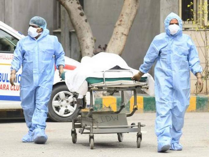 The death toll from corona in the country has risen, with 25 deaths per hour | देशात कोरोनामुळे मृत्यूचे प्रमाण वाढले, एका तासाला 25 रुग्णांचा जातोय जीव The death toll from corona in the country has risen, with 25 deaths per hour | देशात कोरोनामुळे मृत्यूचे प्रमाण वाढले, एका तासाला 25 रुग्णांचा जातोय जीव