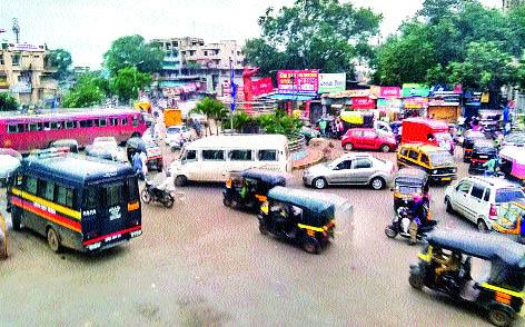 Road closure to Nashik Road | नाशिकरोडला वाहतूक कोंडी Road closure to Nashik Road | नाशिकरोडला वाहतूक कोंडी