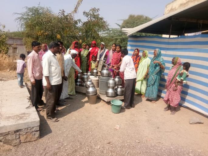 Rapid water shortage at Changsali in Baglan taluka | बागलाण तालुक्यातील तरसाळी येथे तीव्र पाणीटंचाई Rapid water shortage at Changsali in Baglan taluka | बागलाण तालुक्यातील तरसाळी येथे तीव्र पाणीटंचाई