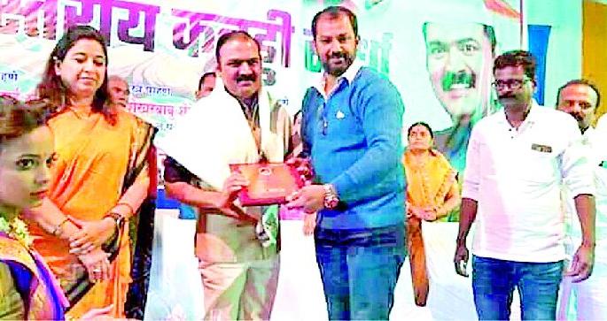 Politicians need to be sensitive | राजकारण्यांनी संवेदनशील असणे गरजेचे Politicians need to be sensitive | राजकारण्यांनी संवेदनशील असणे गरजेचे