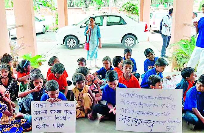 Given certificates; Register Now! | दाखले तर दिले; आता दाखलही करा!