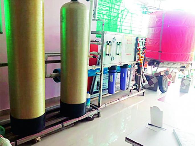 Cold water jars sealed eight plants of traders | थंड पाणी जार व्यावसायिकांच्या आठ प्लांटला ठोकले सील