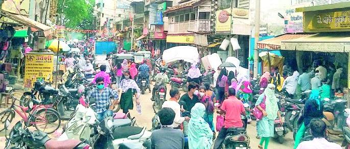 Relaxation in restrictions since Monday | सोमवारपासून निर्बंधात शिथिलता